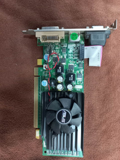 کارت گرافیک NVIDIA مدل GeForce 210، رابط PCI-E 2.0 x16، فن خنککننده کمصدا، طراحی Low Profile، قیمت اقتصادی