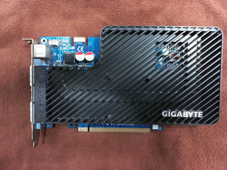 کارت گرافیک NVIDIA مدل GeForce 8600 GT، رابط PCI-E 1.0 x16، پشتیبانی از PureVideo HD، مناسب کامپیوترهای قدیمی