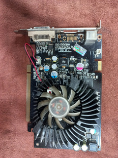 کارت گرافیک NVIDIA مدل GeForce 9500 GT، رابط PCI-E 2.0 x16، پشتیبانی از SLI، توان مصرفی 50 وات، قیمت اقتصادی