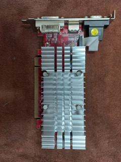 کارت گرافیک ATI Radeon مدل HD 3450، رابط PCI-E 2.0 x16 و نسخه PCI، مناسب کامپیوترهای قدیمی، طراحی Low Profile